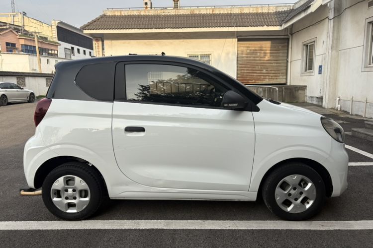 Used Roewe Clever 2021 302 km New Four-Seater Super-Efficient Version Exterior 2