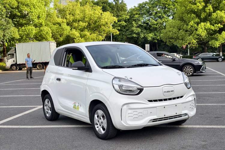 Used Roewe Clever 2021 302km All-Round Version Exterior 2