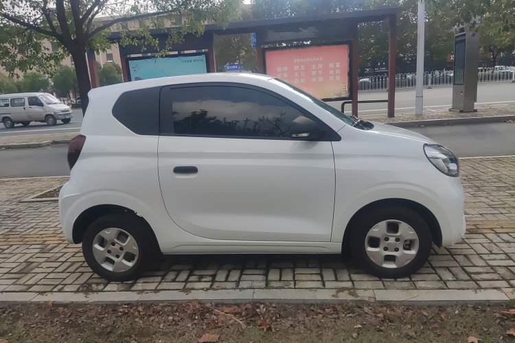 Used Roewe Clever 2021 302 km New Four-Seater Super-Efficient Version Exterior 2