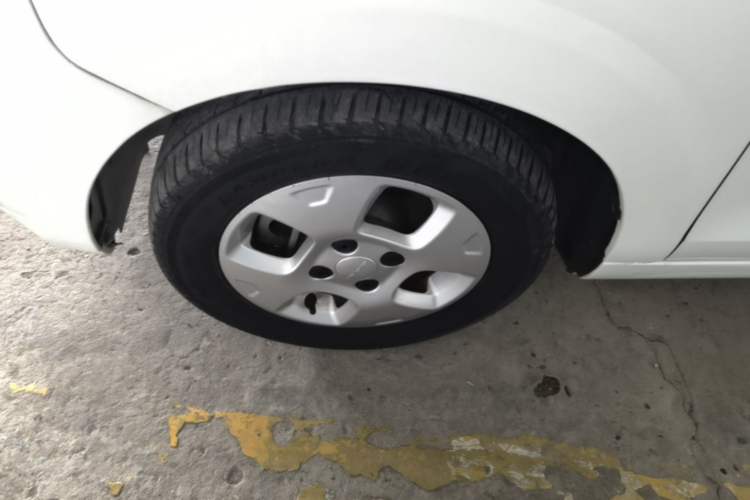 Used Roewe Clever 2021 302 km New Four-Seater Super-Efficient Version Exterior 2