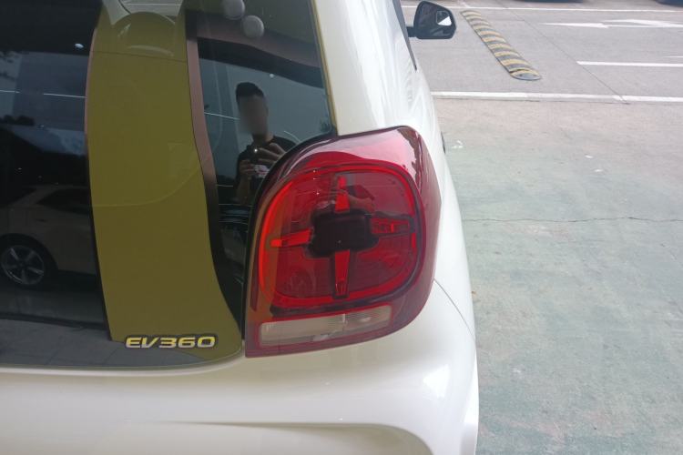 Used Roewe Clever 2021 302 km New Four-Seater Super-Efficient Version Exterior 3