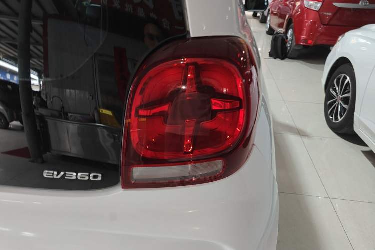 Used Roewe Clever 2021 302km All-Round Version Exterior 3