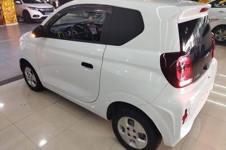 Used Roewe Clever 2021 302 km New Four-Seater Super-Efficient Version Exterior 3