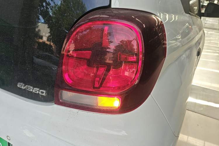 Used Roewe Clever 2021 302km All-Round Version Exterior 3