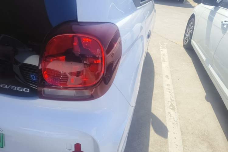 Used Roewe Clever 2021 302 km New Four-Seater Super-Efficient Version Exterior 3