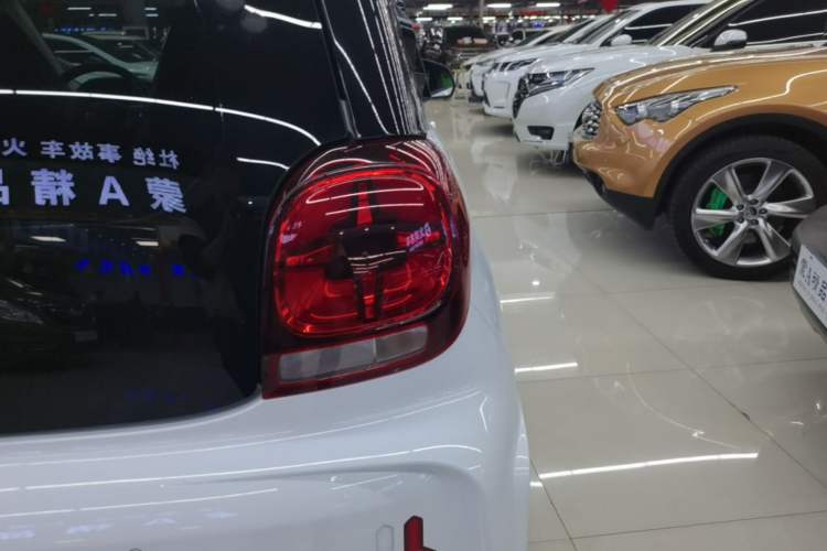 Used Roewe Clever 2021 302 km New Four-Seater Super-Efficient Version Exterior 3