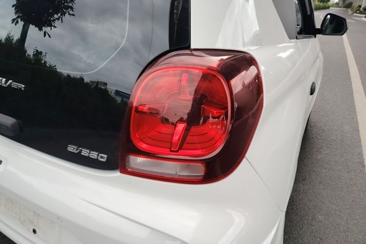 Used Roewe Clever 2021 302km All-Round Version Exterior 3
