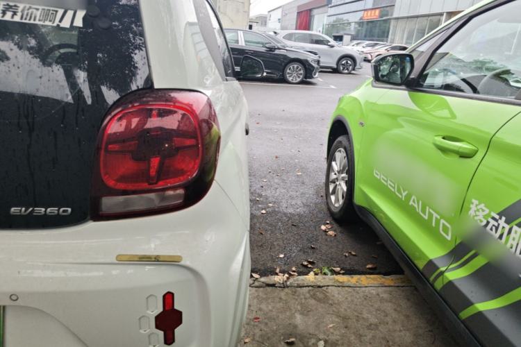 Used Roewe Clever 2021 302km All-Round Version Exterior 3