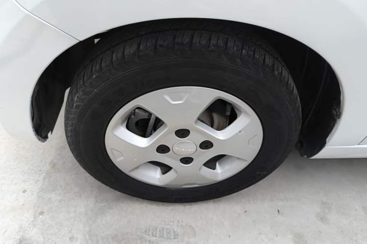 Used Roewe Clever 2021 302 km New Four-Seater Super-Efficient Version Exterior 4