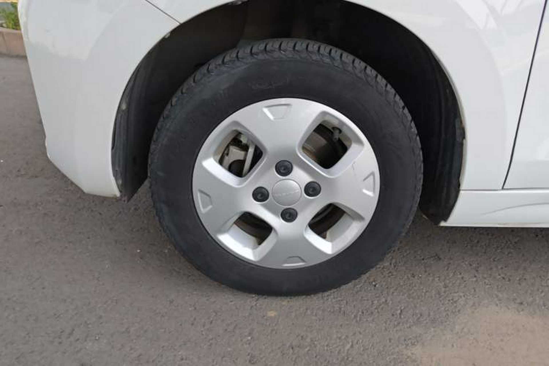 Used Roewe Clever 2021 302 km New Four-Seater Super-Efficient Version Exterior 4