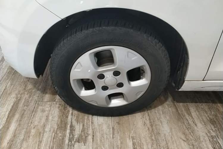Used Roewe Clever 2021 302 km New Four-Seater Super-Efficient Version Exterior 4