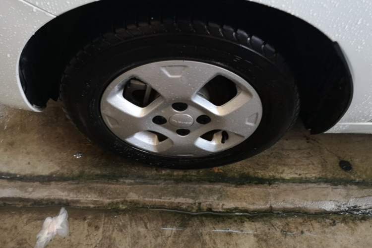 Used Roewe Clever 2021 302km All-Round Version Exterior 4