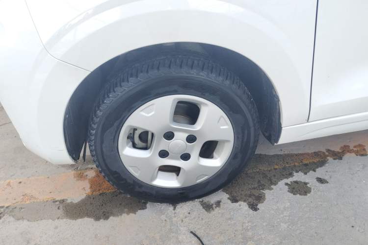 Used Roewe Clever 2021 302km All-Round Version Exterior 4