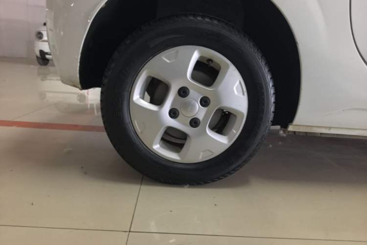 Used Roewe Clever 2021 302 km New Four-Seater Super-Efficient Version Exterior 5