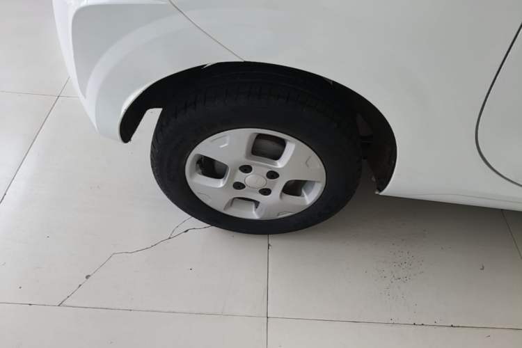Used Roewe Clever 2021 302 km New Four-Seater Super-Efficient Version Exterior 5