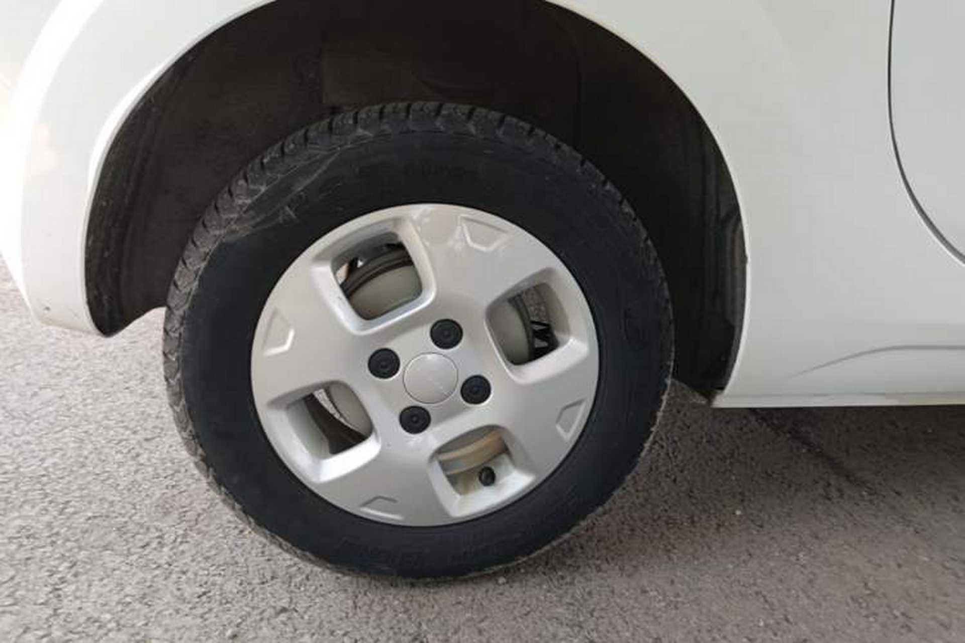 Used Roewe Clever 2021 302 km New Four-Seater Super-Efficient Version Exterior 5