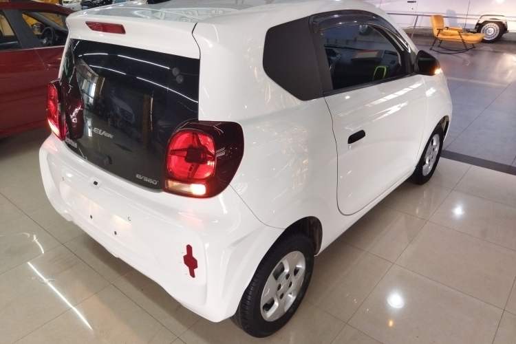 Used Roewe Clever 2021 302 km New Four-Seater Super-Efficient Version Exterior 5
