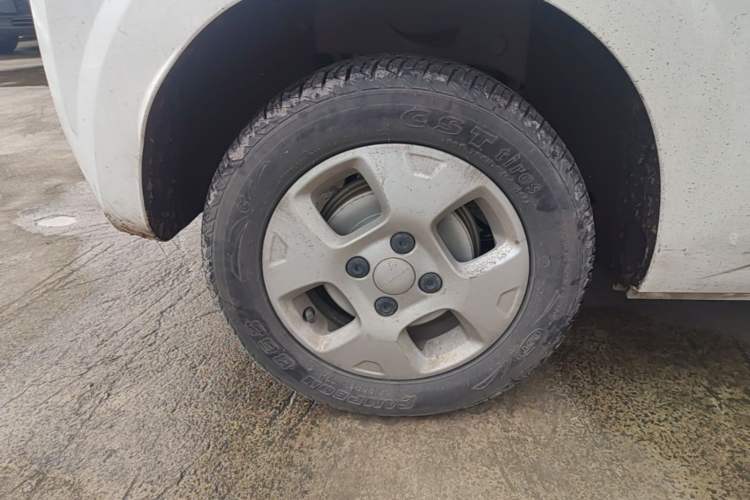 Used Roewe Clever 2021 302 km New Four-Seater Super-Efficient Version Exterior 5