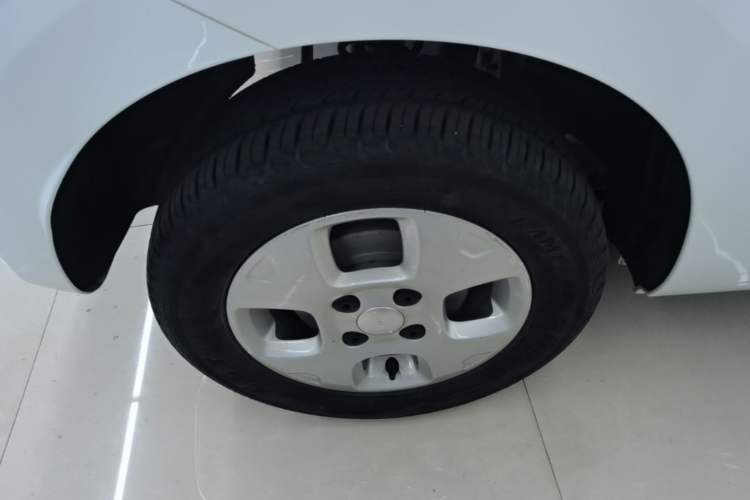 Used Roewe Clever 2021 302 km New Four-Seater Super-Efficient Version Exterior 5