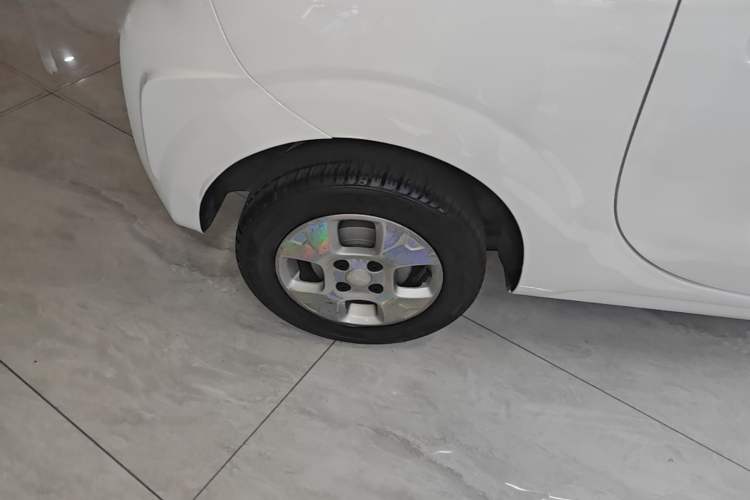 Used Roewe Clever 2021 302 km New Four-Seater Super-Efficient Version Exterior 5