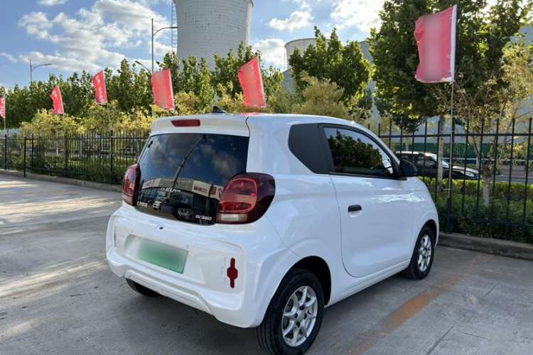 Used Roewe Clever 2021 302 km New Four-Seater Super-Efficient Version Exterior 5