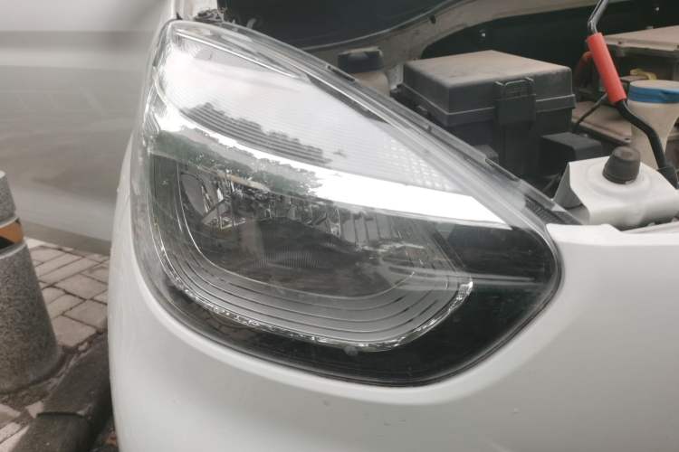 Used Roewe Clever 2021 302km All-Round Version Exterior 6