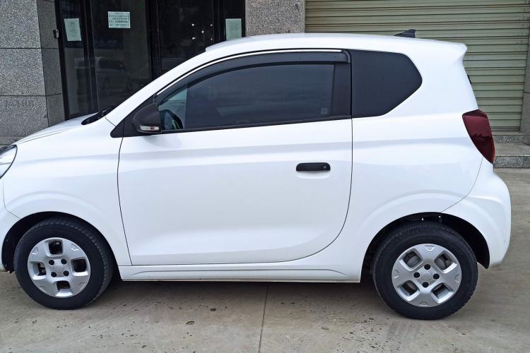 Used Roewe Clever 2021 302 km New Four-Seater Super-Efficient Version Exterior 6