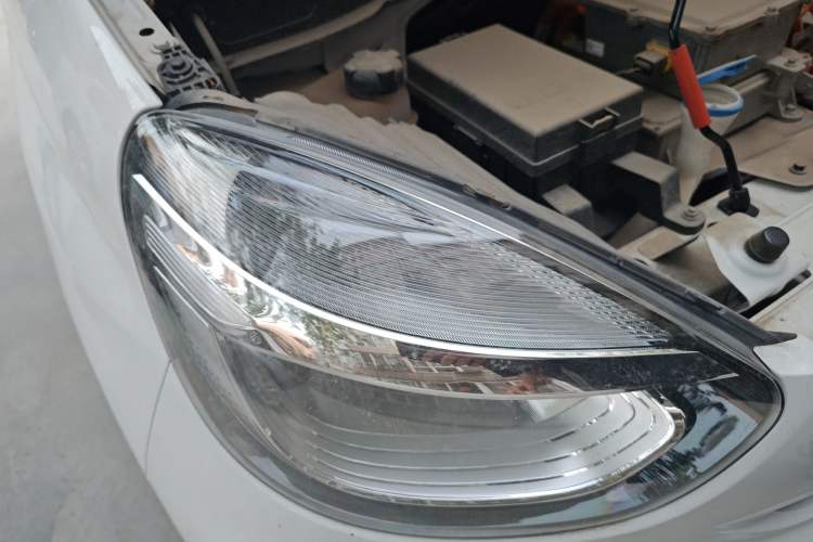Used Roewe Clever 2021 302 km New Four-Seater Super-Efficient Version Exterior 6