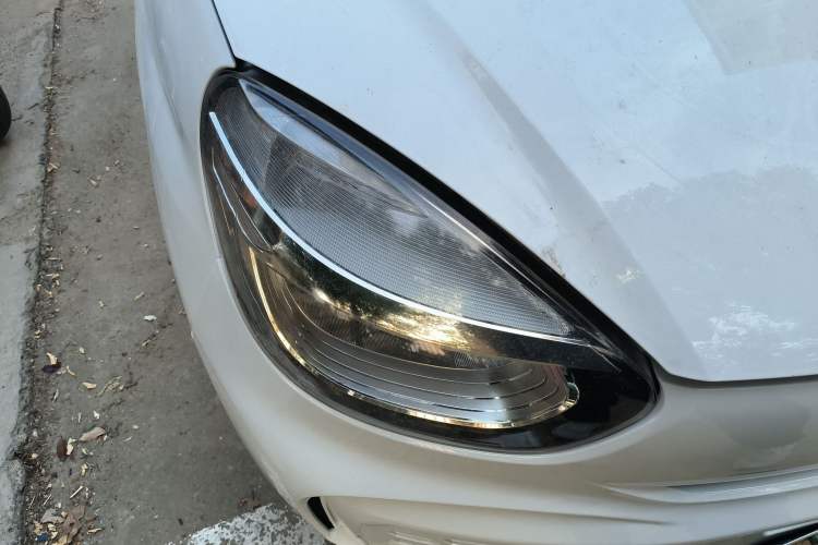 Used Roewe Clever 2021 302km All-Round Version Exterior 6