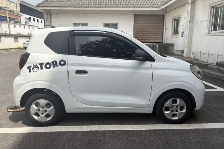 Used Roewe Clever 2021 302 km New Four-Seater Super-Efficient Version Exterior 7