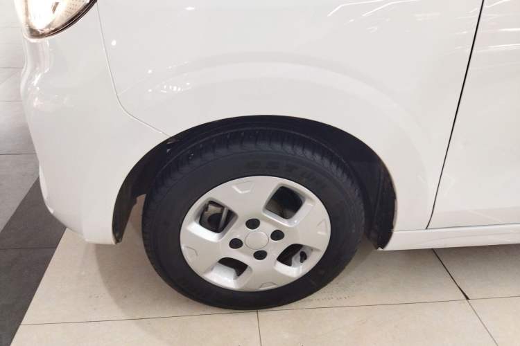 Used Roewe Clever 2021 302 km New Four-Seater Super-Efficient Version Exterior 7