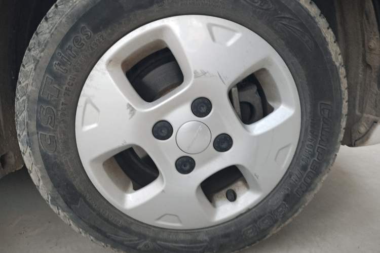 Used Roewe Clever 2021 302 km New Four-Seater Super-Efficient Version Exterior 7