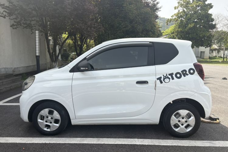 Used Roewe Clever 2021 302 km New Four-Seater Super-Efficient Version Exterior 8