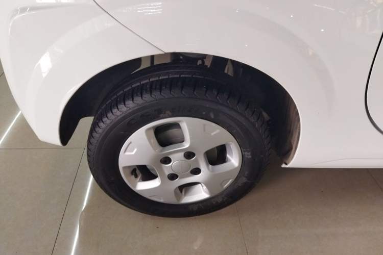 Used Roewe Clever 2021 302 km New Four-Seater Super-Efficient Version Exterior 8