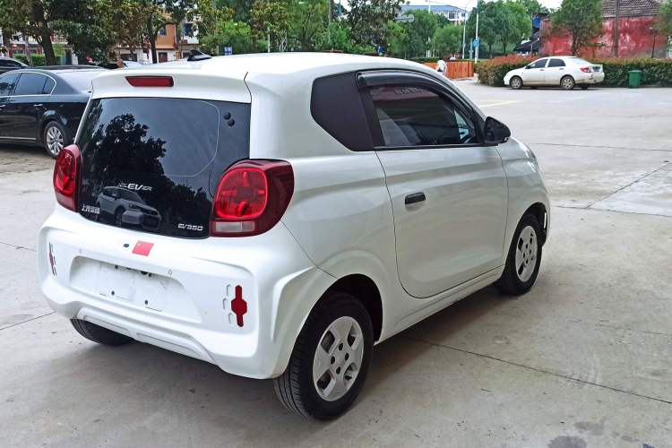 Used Roewe Clever 2021 302 km New Four-Seater Super-Efficient Version Exterior 8