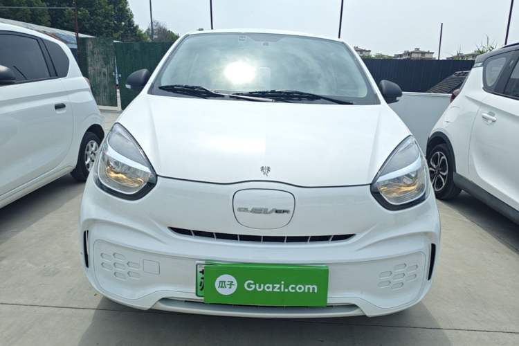 Used Roewe Clever 2021 302 km New Four-Seater Super-Efficient Version Front
