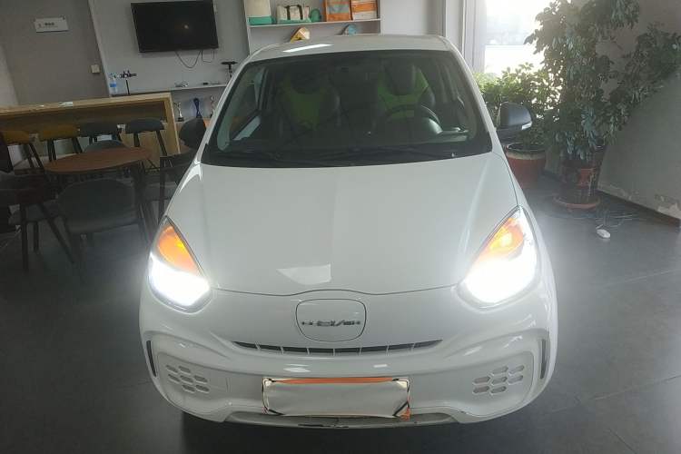 Used Roewe Clever 2021 302 km New Four-Seater Super-Efficient Version Front