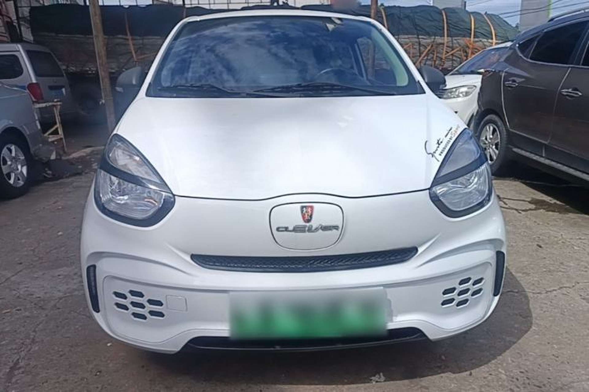 Used Roewe Clever 2021 302 km New Four-Seater Super-Efficient Version Front