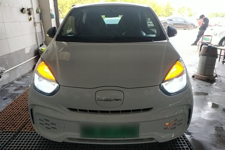 Used Roewe Clever 2021 302 km New Four-Seater Super-Efficient Version Front