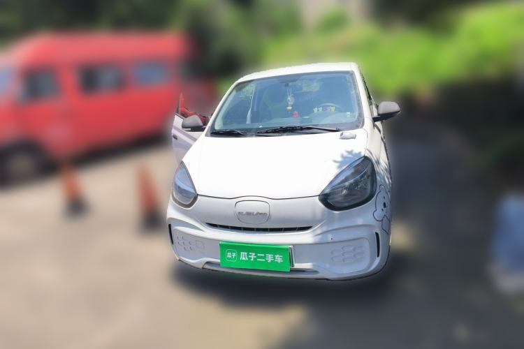 Used Roewe Clever 2021 302 km New Four-Seater Super-Efficient Version Front