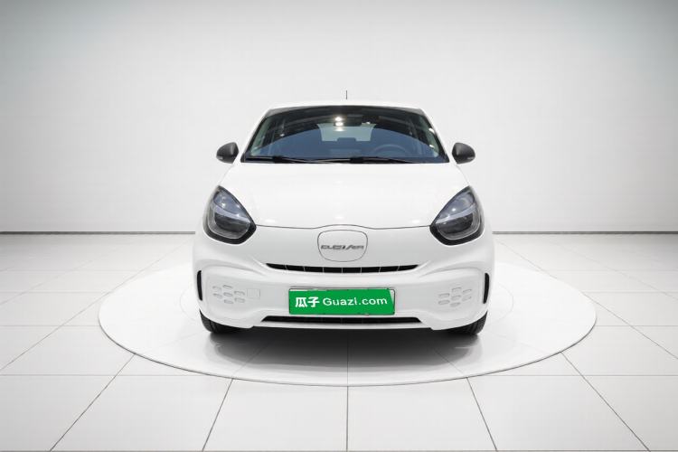 Used Roewe Clever 2021 302 km New Four-Seater Super-Efficient Version Front