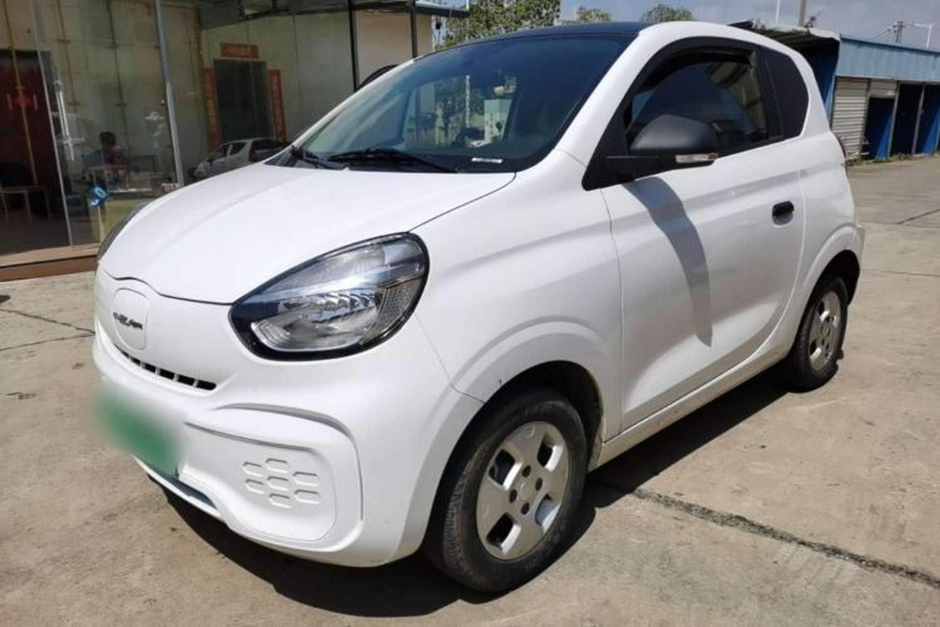 Used Roewe Clever 2021 302 km New Four-Seater Super-Efficient Version Front Left 45 Deg