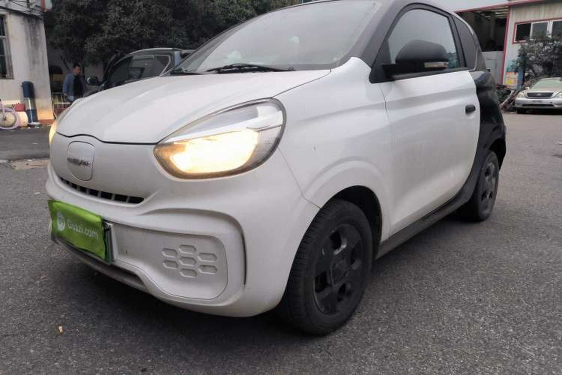 Used Roewe Clever 2021 302 km New Four-Seater Super-Efficient Version Front Left 45 Deg