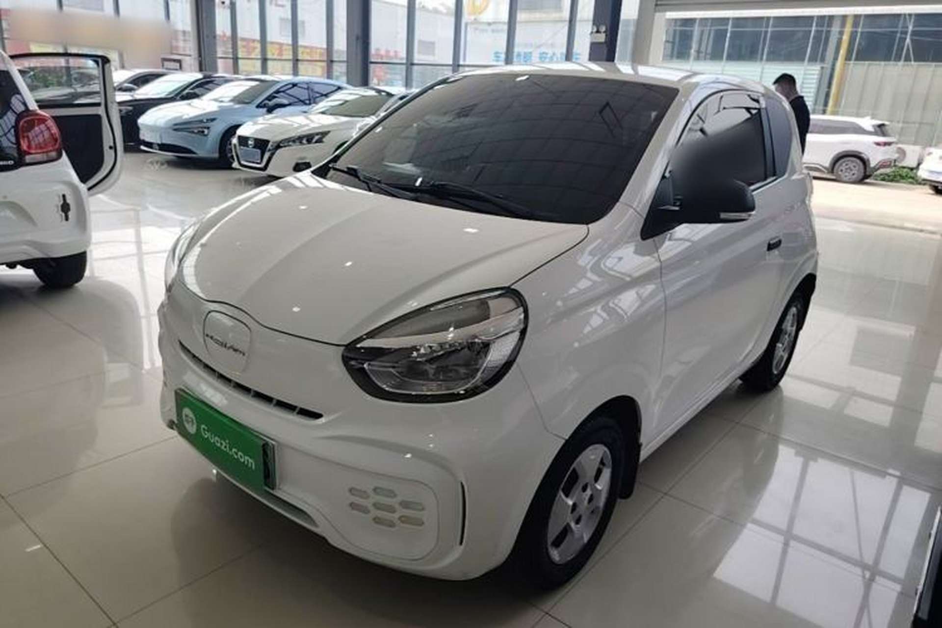 Used Roewe Clever 2021 302 km New Four-Seater Super-Efficient Version Front Left 45 Deg