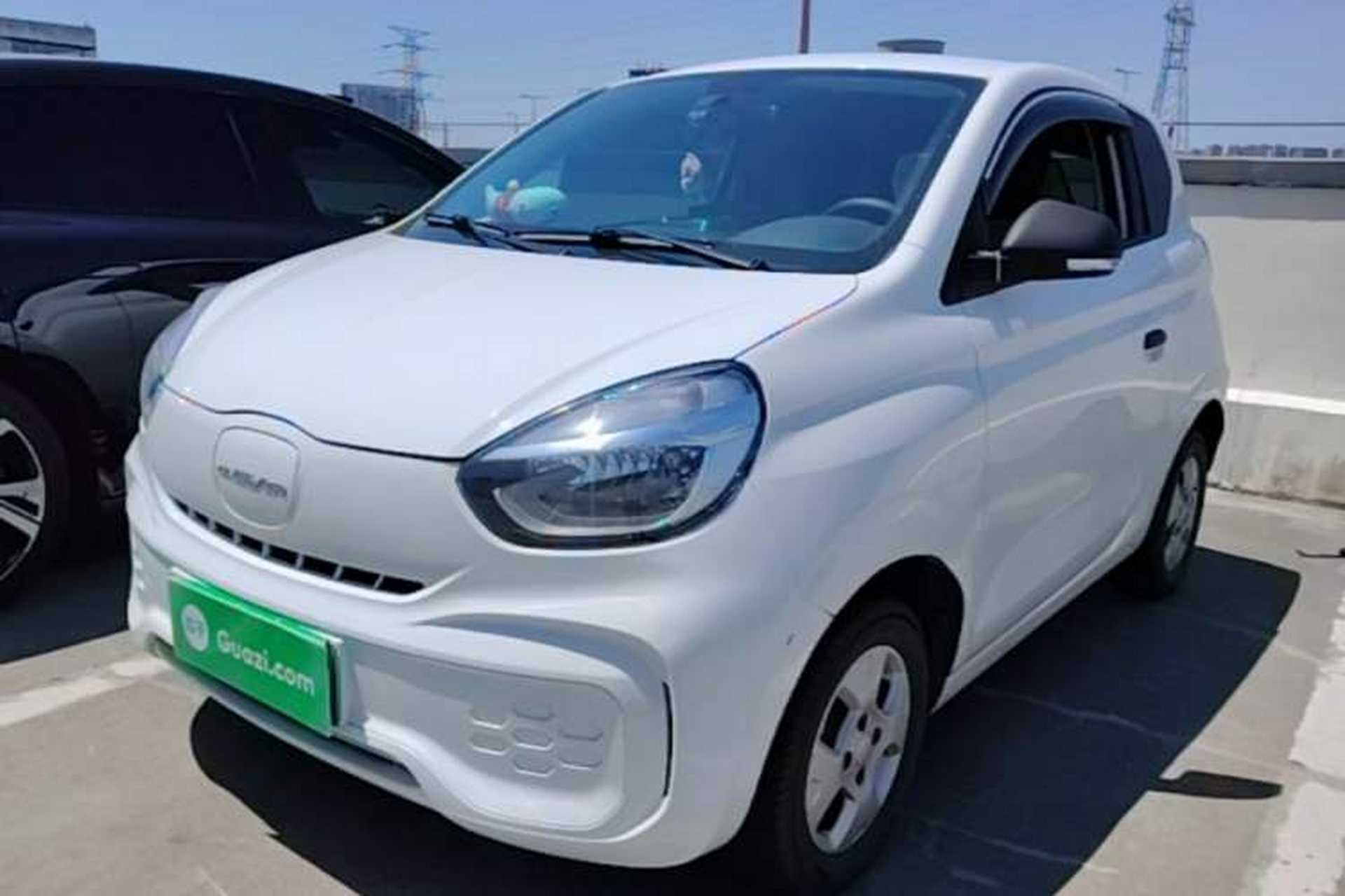Used Roewe Clever 2021 302 km New Four-Seater Super-Efficient Version Front Left 45 Deg