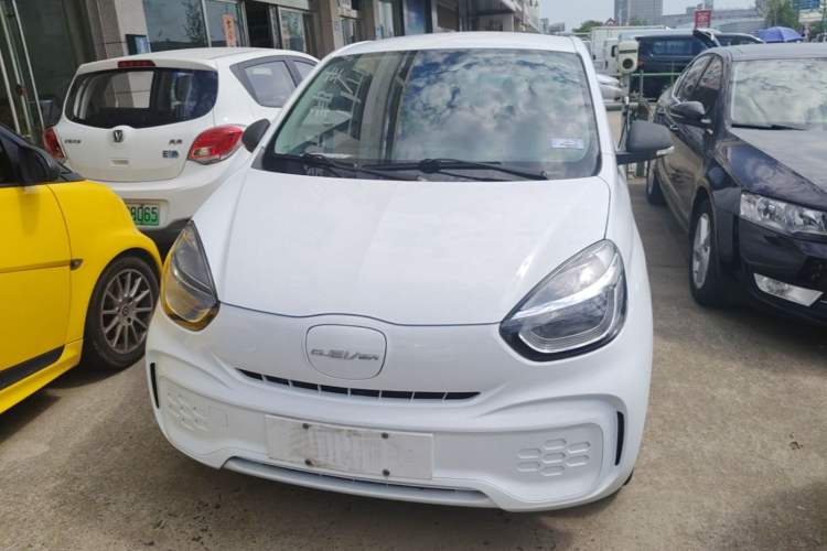 Used Roewe Clever 2021 302 km New Four-Seater Super-Efficient Version Front