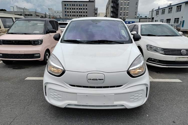Used Roewe Clever 2021 302 km New Four-Seater Super-Efficient Version Front