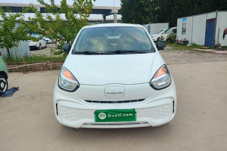 Used Roewe Clever 2021 302 km New Four-Seater Super-Efficient Version Front