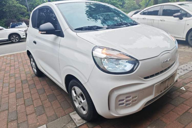 Used Roewe Clever 2021 302 km New Four-Seater Super-Efficient Version Front Right 45 Deg