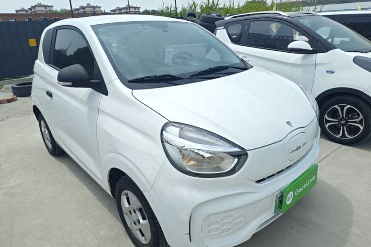 Used Roewe Clever 2021 302 km New Four-Seater Super-Efficient Version Front Right 45 Deg